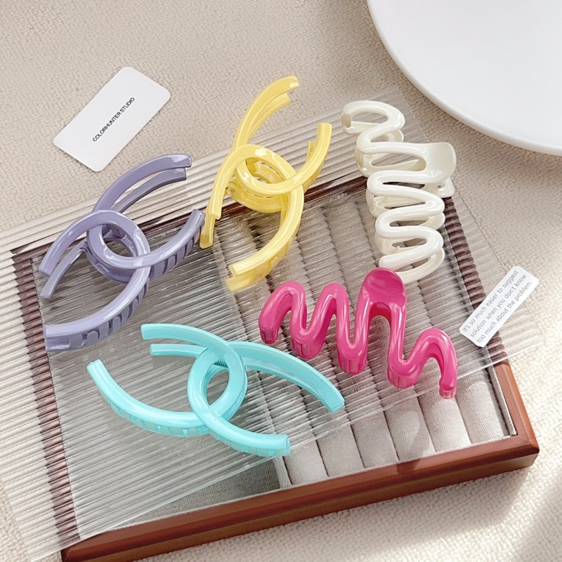 กิ๊บติดผมรูปฉลามขนาดใหญ่สีครีม - Hair Care Lotion บทวิจารณ์และราคา
